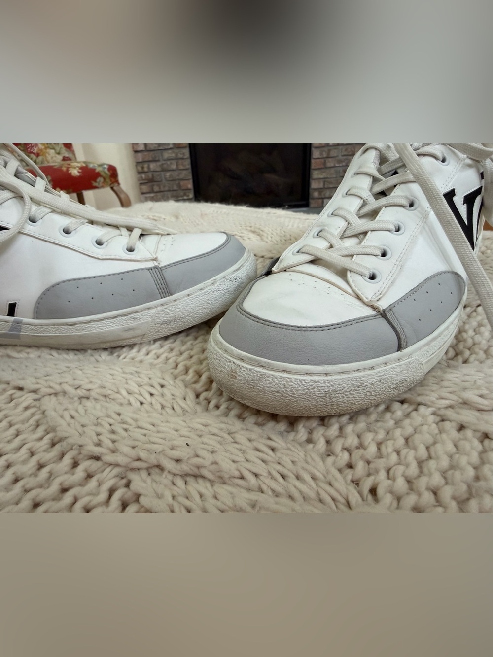 Louis Vuitton Men’s White Leather Sneakers. - Picture 7 of 14